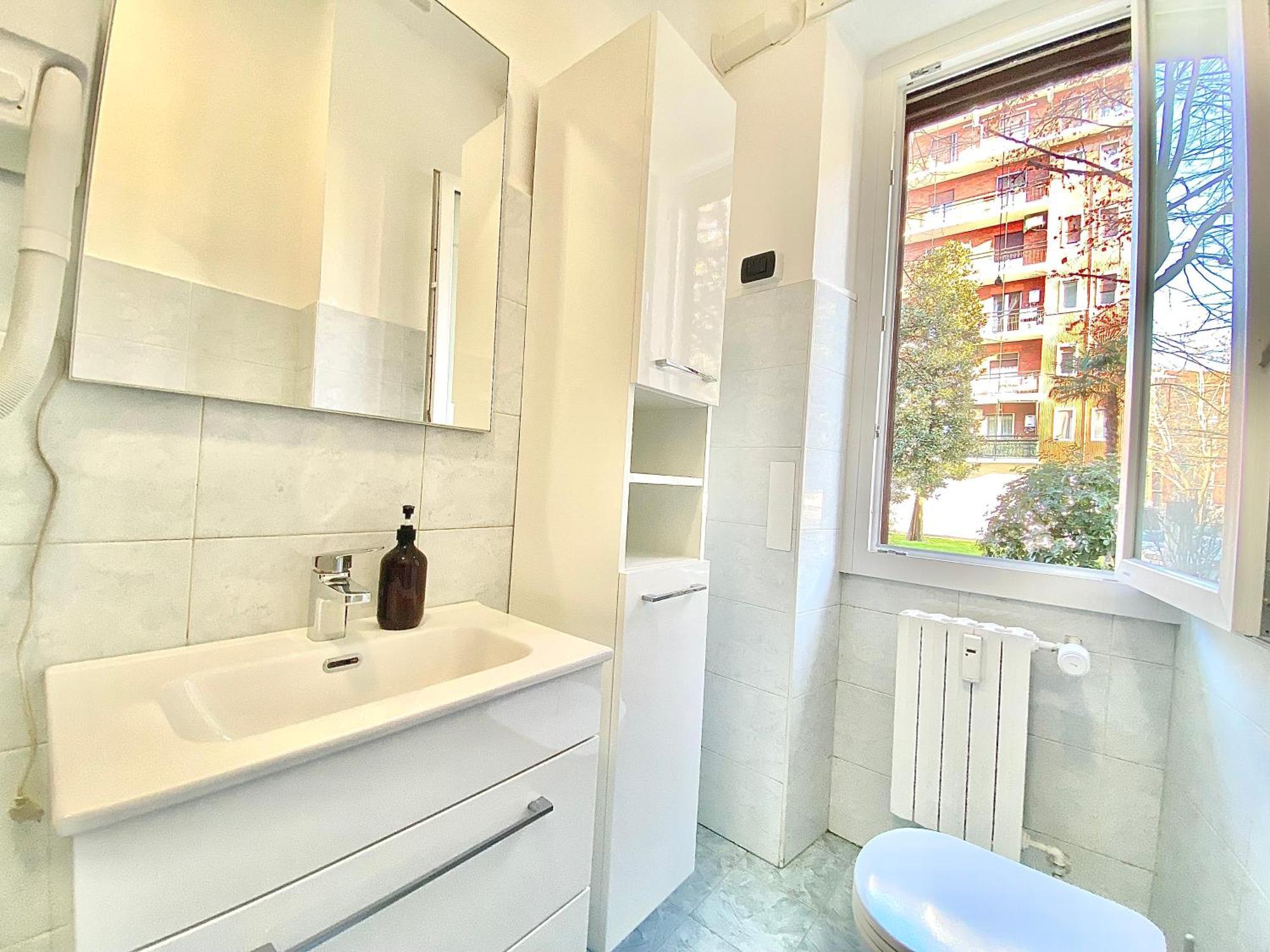 Famagosta Home, Navigli Style, Accanto A Metropolitana M2 Verde, Confortevole E Spazioso Per Gruppi O Famiglie Appartement