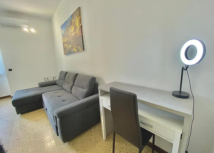 Famagosta Home, Navigli Style, Accanto A Metropolitana M2 Verde, Confortevole E Spazioso Per Gruppi O Famiglie