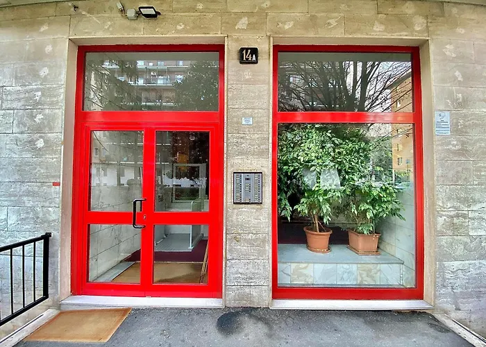 Famagosta Home, Navigli Style, Accanto A Metropolitana M2 Verde, Confortevole E Spazioso Per Gruppi O Famiglie